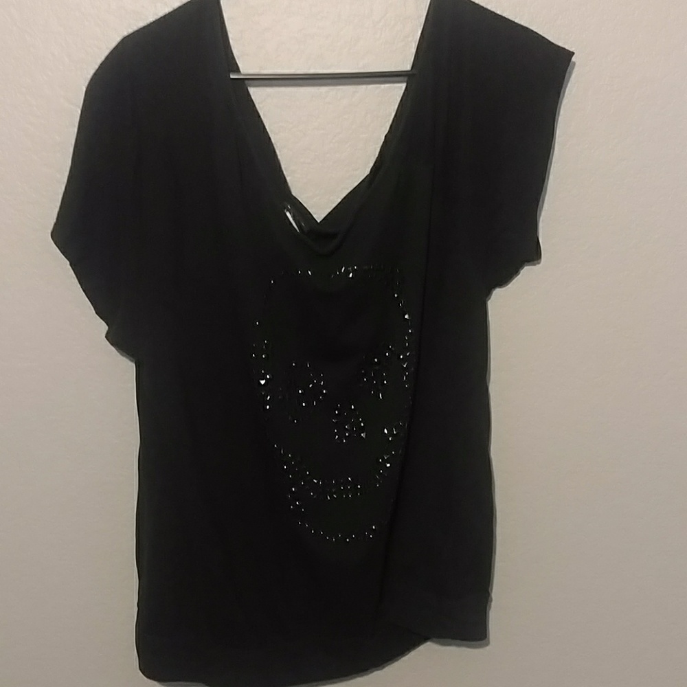 Off the shoulder skull shirt